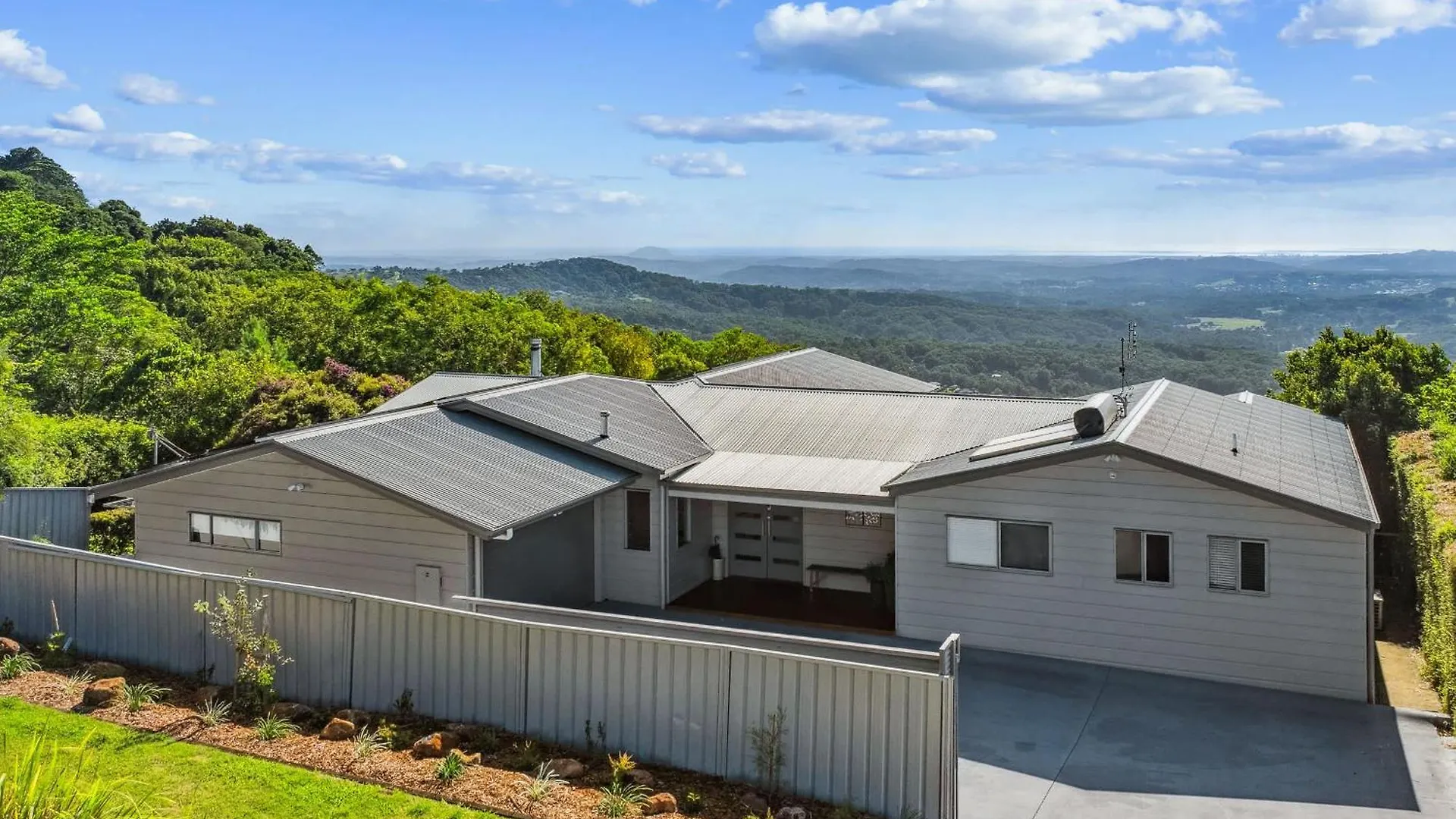 Flaxton Garden Home With Spectacular Coastal Views Montville 0*,  Australien