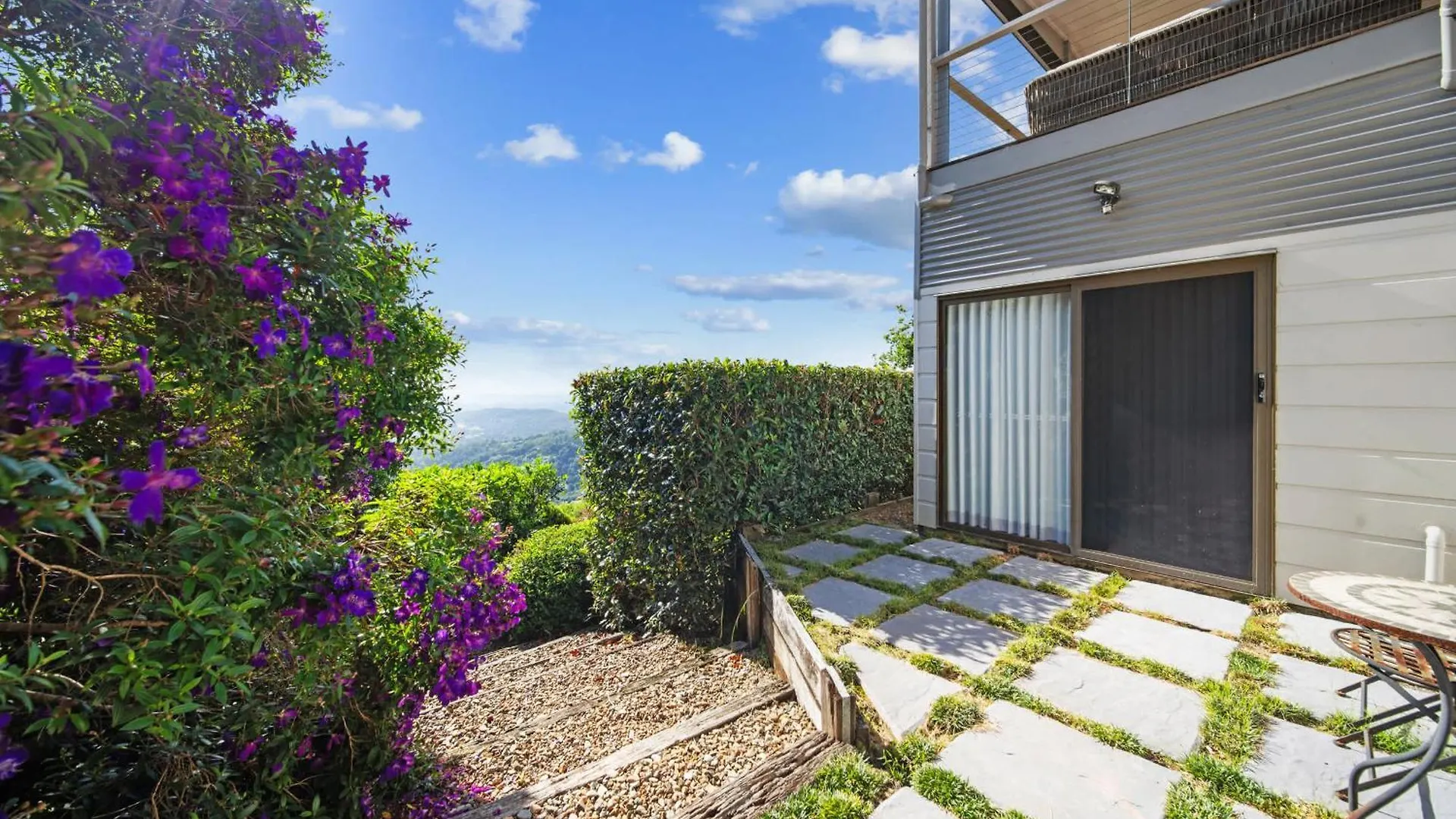 Flaxton Garden Home With Spectacular Coastal Views Montville