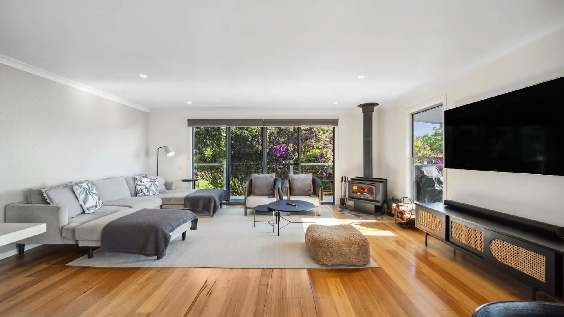 Flaxton Garden Home With Spectacular Coastal Views Montville