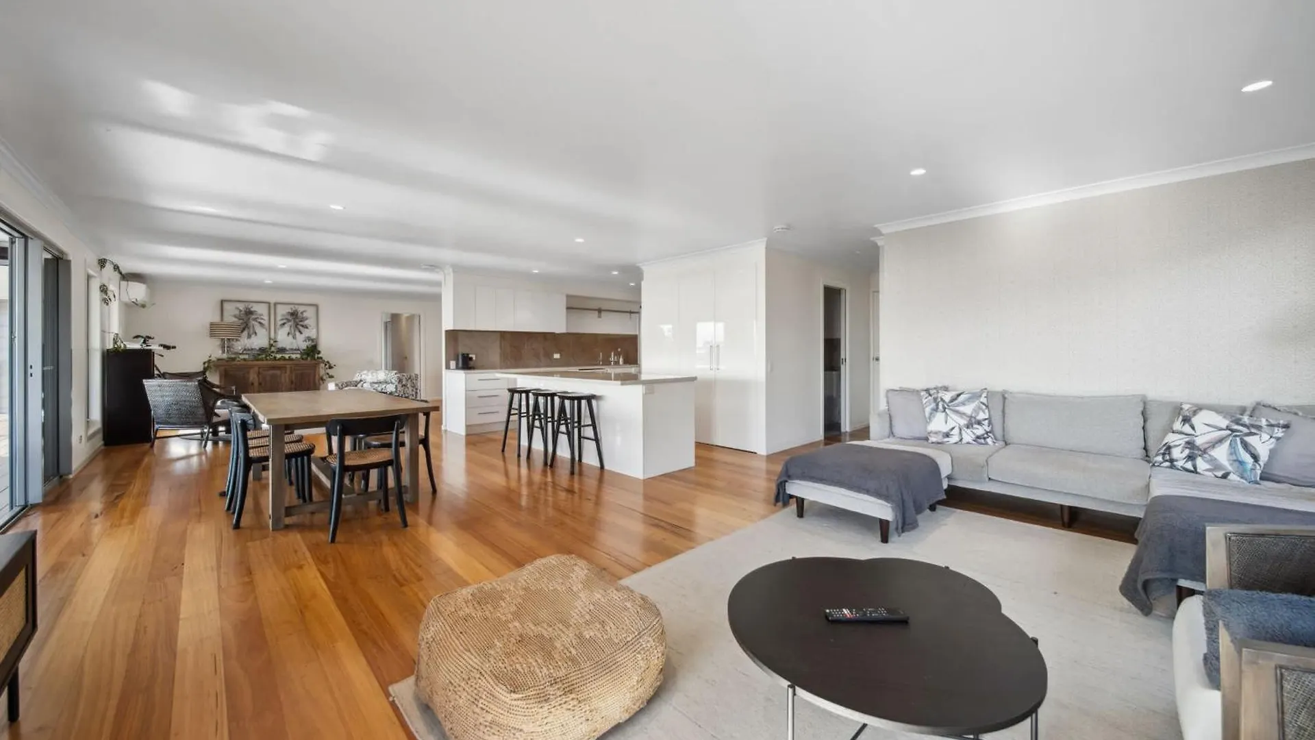 Flaxton Garden Home With Spectacular Coastal Views Montville