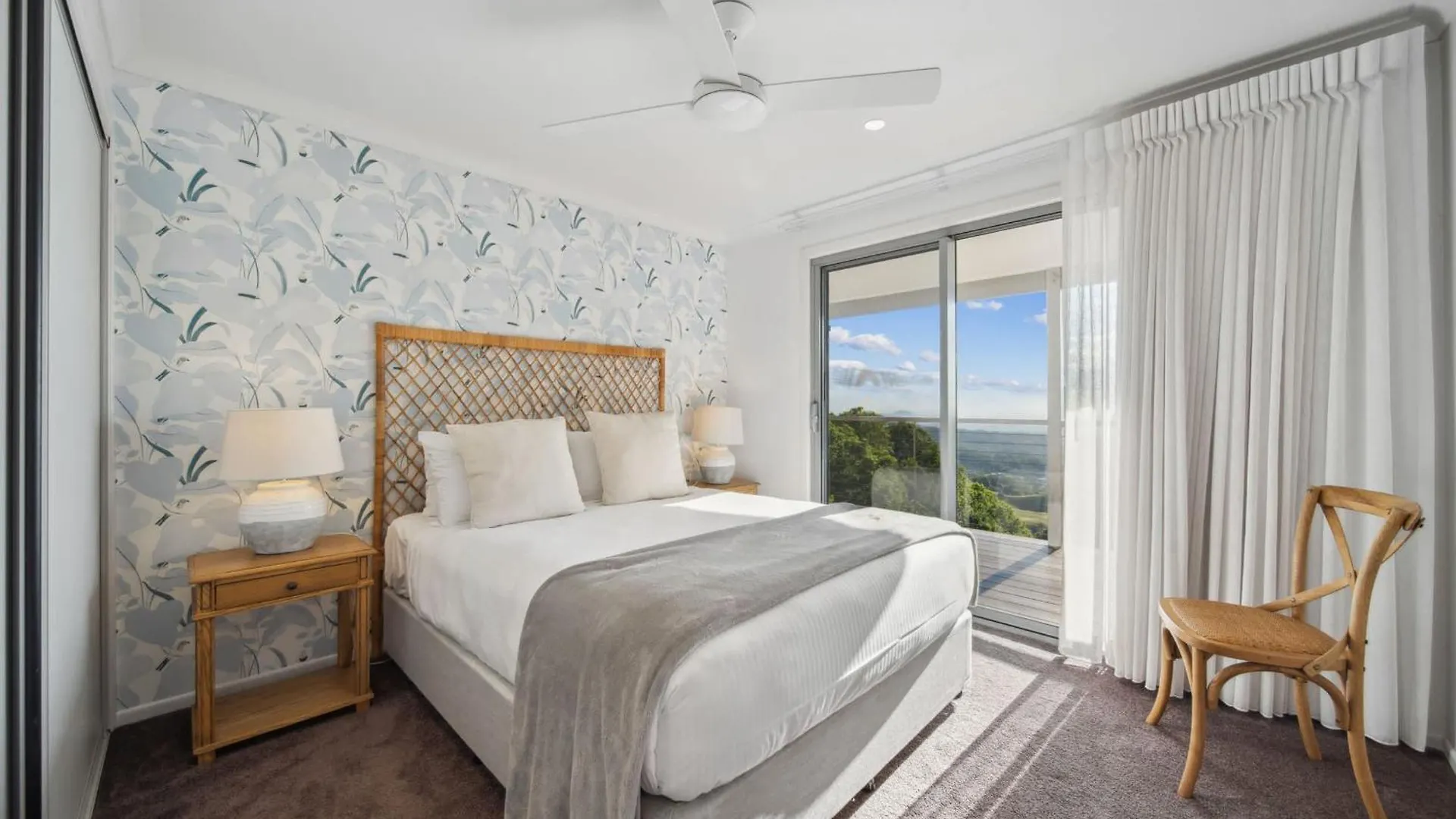 Flaxton Garden Home With Spectacular Coastal Views Montville