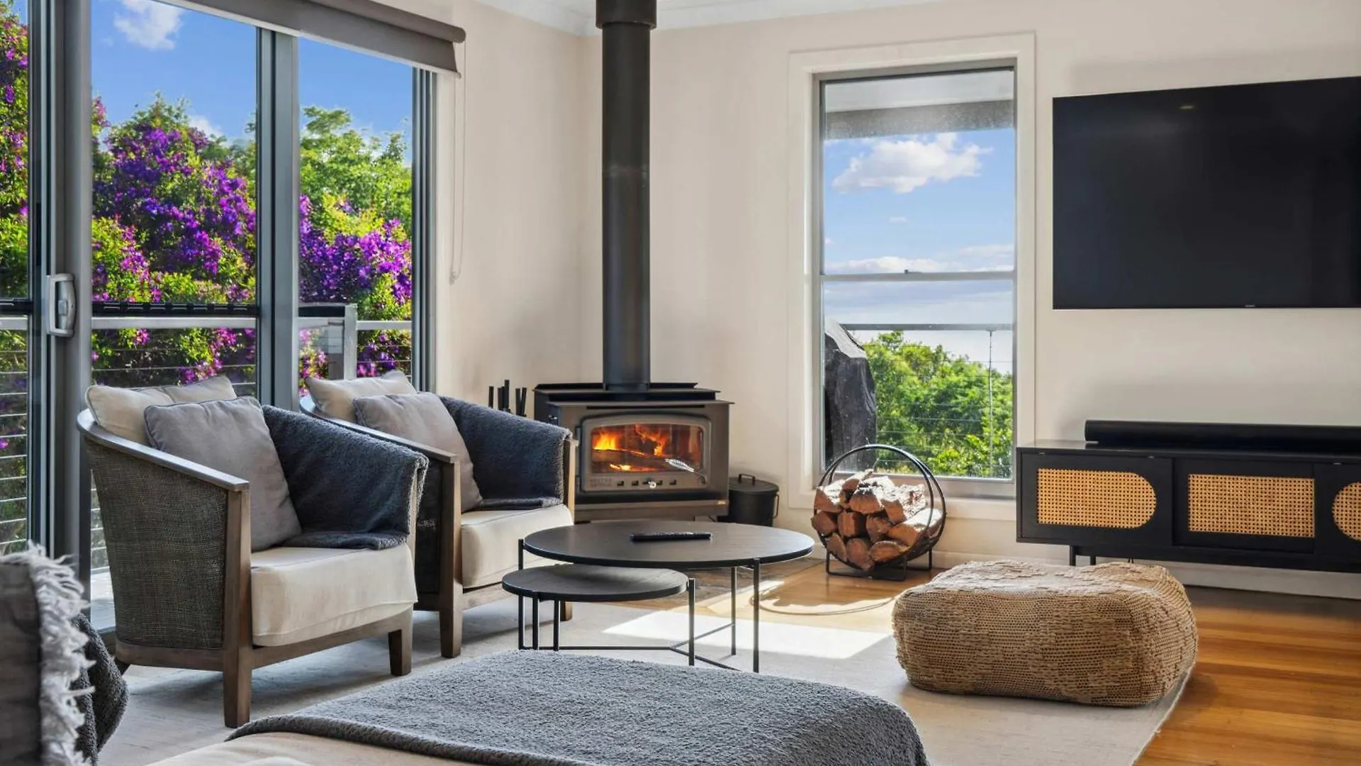 Flaxton Garden Home With Spectacular Coastal Views Montville